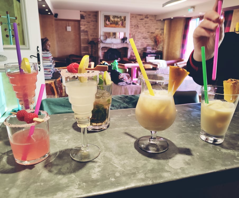 Wir werden unsere Bar bald mit einem neuen Cocktail-Vorschlag wiedereröffnen.