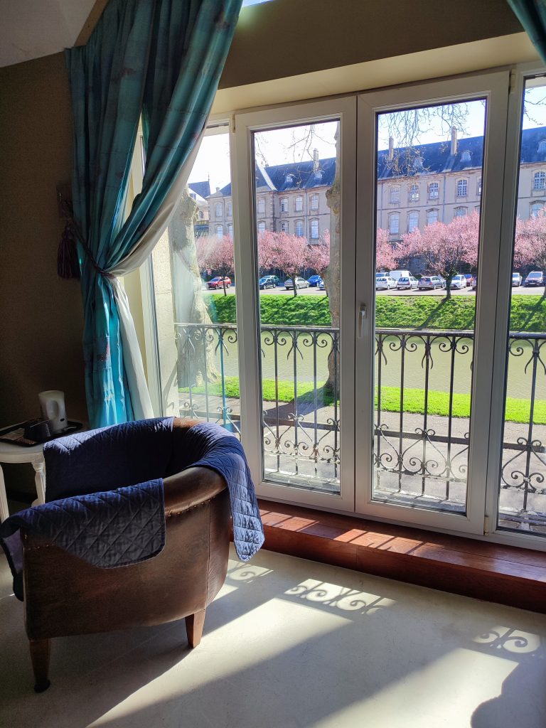 Profitez de notre vue magnifique sur le château de Lunéville, Le petit Versailles lorrain.